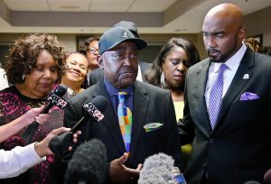 aptopix-killings-police-tulsa