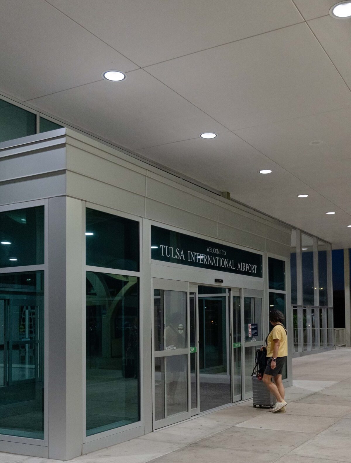 Airport entrance Tulsa, the eagle, airport, TIA, oklahoma eagle